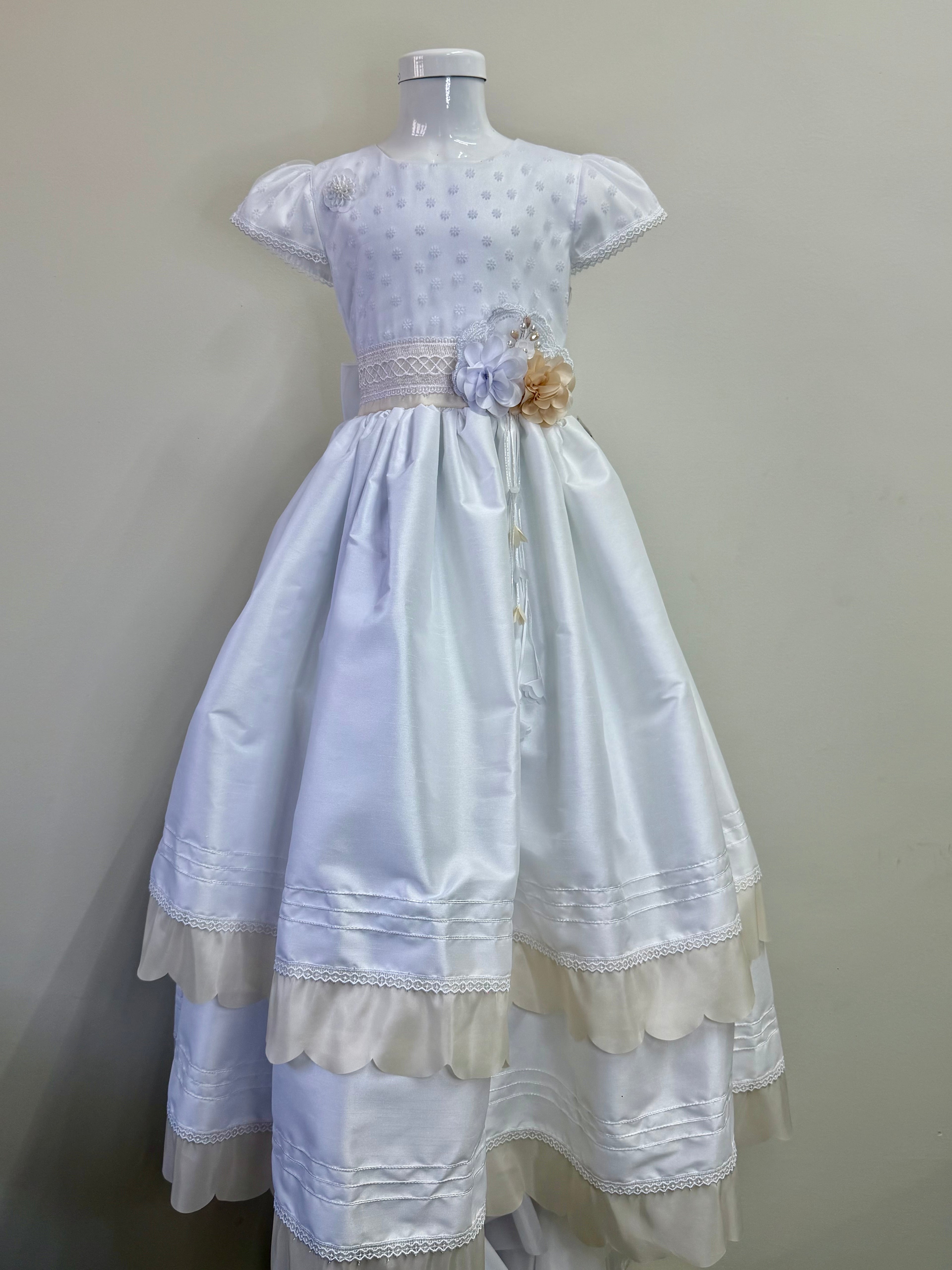 Ropon niña - Lucia